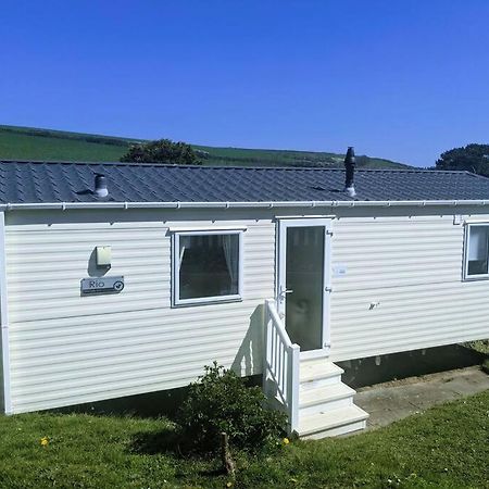 Large 4 Person Couples And Family Caravan In Newquay Bay Resort New Quay Exterior foto