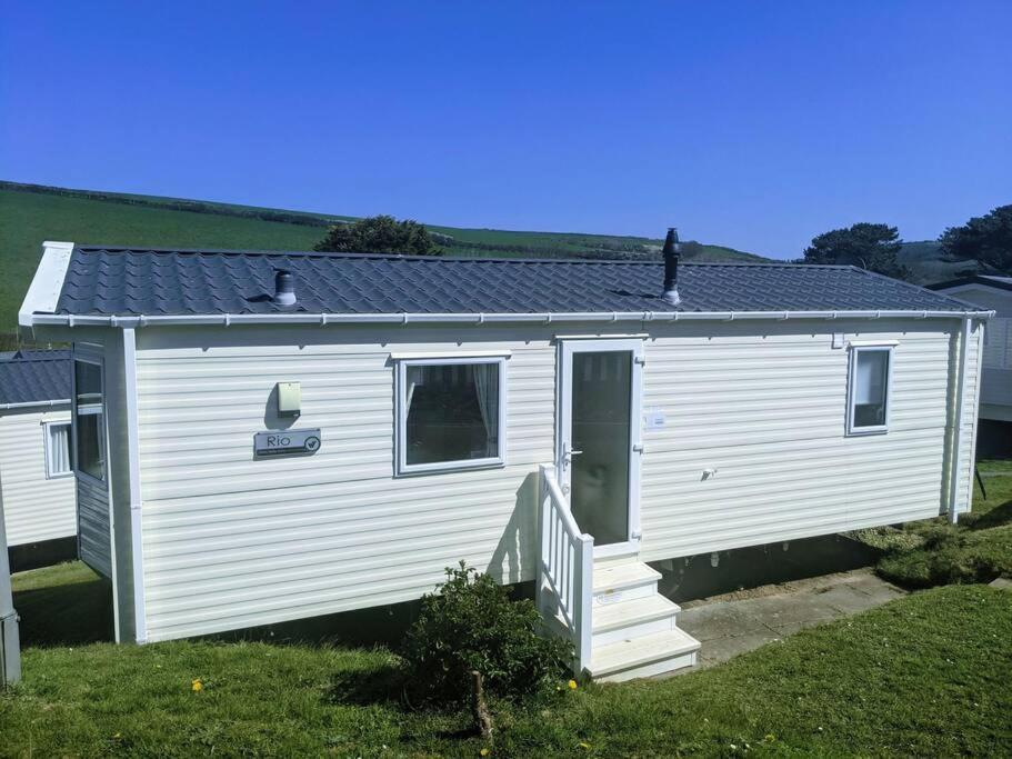 Large 4 Person Couples And Family Caravan In Newquay Bay Resort New Quay Exterior foto