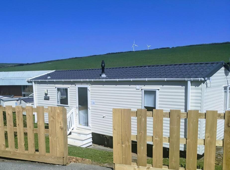 Large 4 Person Couples And Family Caravan In Newquay Bay Resort New Quay Exterior foto